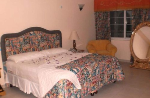 Runaway Bay Resort | Welcome to The Deluxe King 1