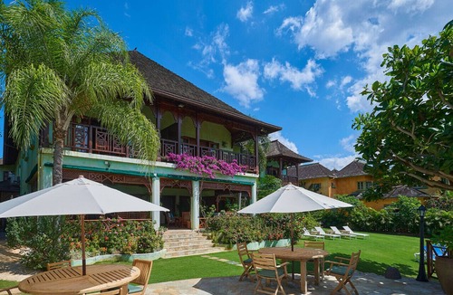 Discovery Bay Villa | Whispering Waters Villa- Exclusive Beachfront Retreat. Pool, & Spacious Terraces