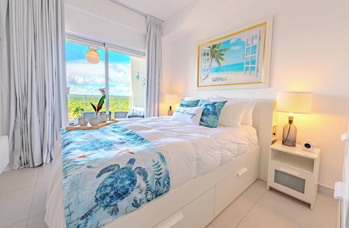 Boca Chica Apartment | Windows of the sea
