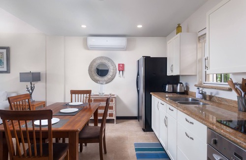 Marine Gardens Condo | Wonderful 1-bed condo, 2min walk to beach & more