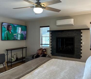 Yosemite West Apartment | YoBee! Welcome Breakfast and Park Reservations Included! Heart of Yosemite - Homey Studios and Apartments - AC-WiFi-EV
