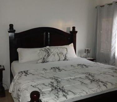 Portmore House | Your Serenity by M n C Rentals