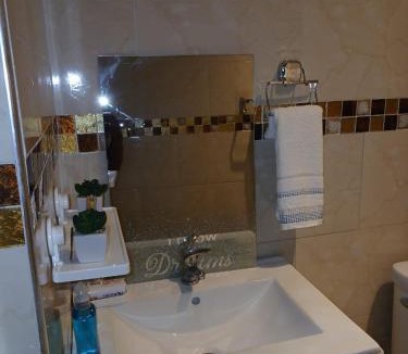 Portmore House | Your Serenity by M n C Rentals