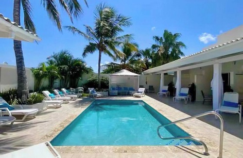 Palm Beach Hotel | Yoyita Suites Aruba