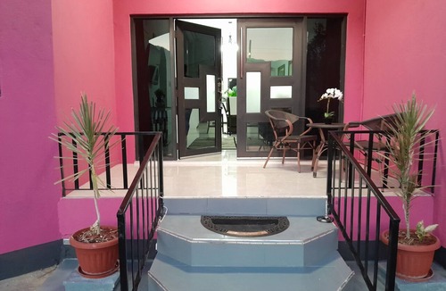 Ewarton House | Zee-cameron, a tranquil 2-bedroom house with AC in charming Ewarton