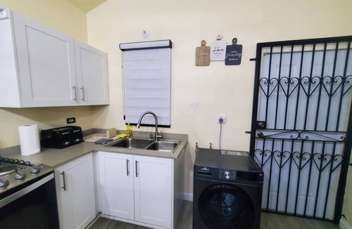 Portmore House | Zen at Phoenix 24hr security- Gated Community Luxury & comfort in a modern space