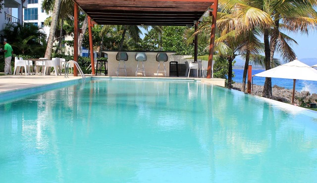 1-Bedroom Condo in Beachfront Luxury Residence with 2 Pools and Tropical Garden