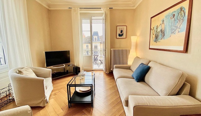 117 * Bright, classic and elegant, close to train station in Lausanne