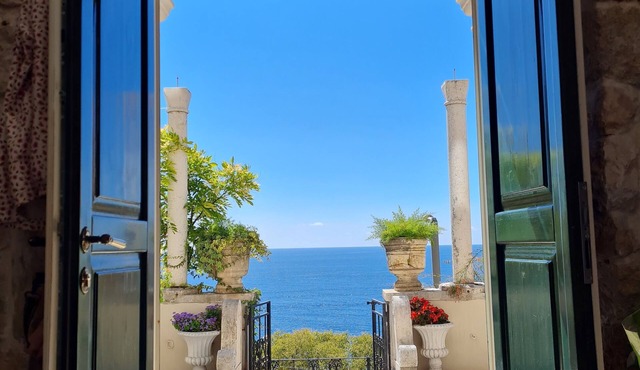 16th century villa Filomena, panoramic sea views, walking distance to Old Town in Dubrovnik