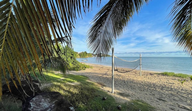 1st Floor | King Bed | Walk to the Beach & Pool