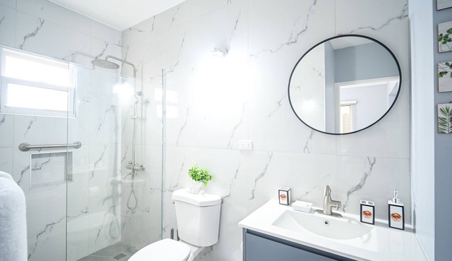 2-bedroom apartment in New Kingston with cool AC breeze- Château de Luxe