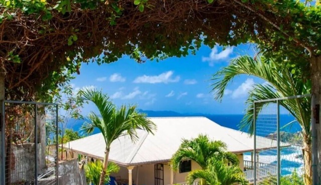 2-bedroom apartment in Brighton Beach with stunning views & AC for relaxing stay