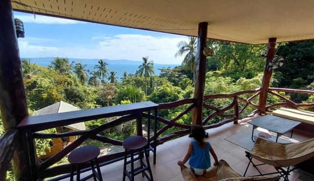 2 Bedroom Private Home Perfect for Families - Kitchen -Seaviews -fast Wifi in Koh phangan