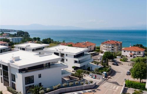 2 Bedroom Stunning Apartment In Malinska in Malinska