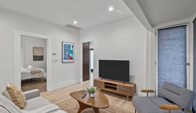 2BR Homey Cottage near Rosebowl - Free Parking in Pasadena