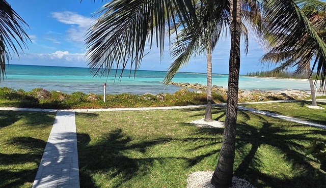 3-bedroom condo in peaceful Freeport with air conditioning