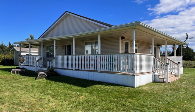 3 Bedroom Darnley Beach House, Close To Sandy North Shore Beaches in Darnley