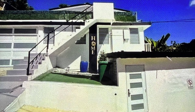 3-bedroom house in beautiful Guaynabo with cool AC breeze