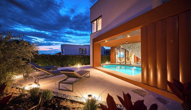 3-bedroom Villa Seconda in Mugeba with Pool in Mugeba