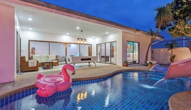 3 beds Pratamnak Near Walking Street in Chon Buri