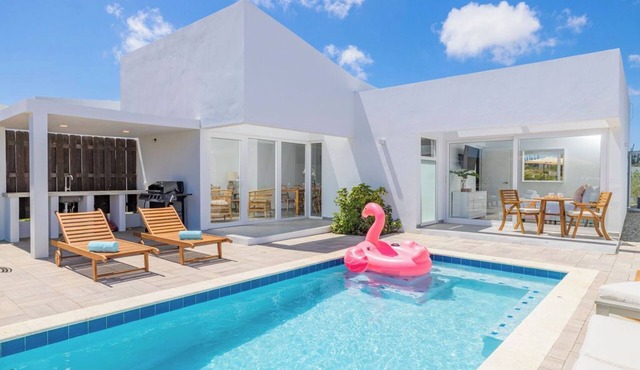 3BR 3BA Newly Built w/Private Pool 5 min 2 Beach