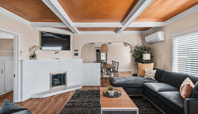 4br Hillcrest Craftsman|Huge Backyard + Parking in San Diego
