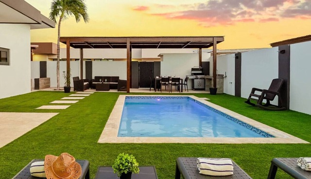 4BR Pet-Friendly Villa at Casa Noir by Bocobay