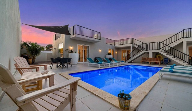 4BR Villa | Private Pool, 10 Min to Palm Beach