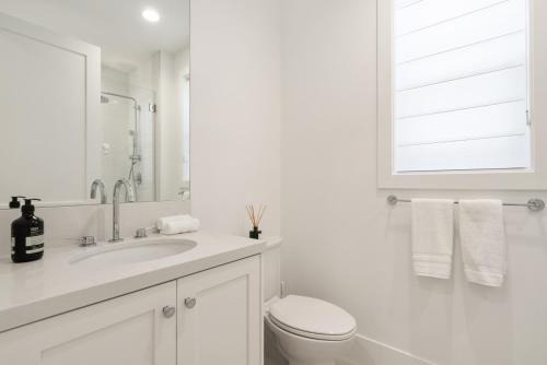 4mil WestLA Lux Manor Santa Monica and Beverly Hills in Los Angeles