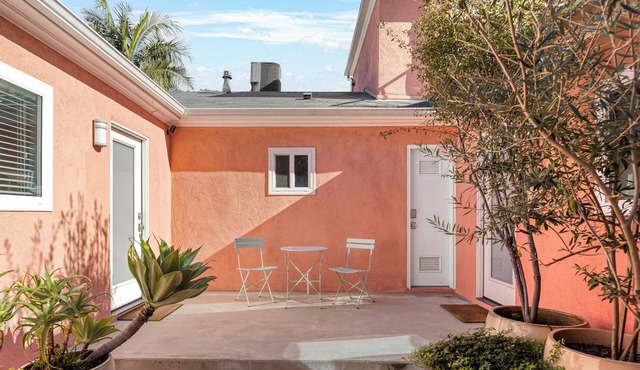 5 Units in Heart of Hollywood | Remodeled Art Deco | Pink Revival by AvantStay