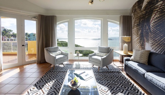 5598 3 Bedroom Ocean Front Las Casitas Village