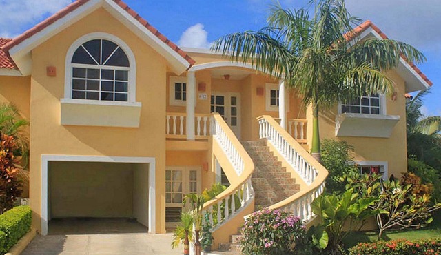 7BD complex in Sosua's Hispaniola residence, pool/cable TV/Internet/AC/BBQ