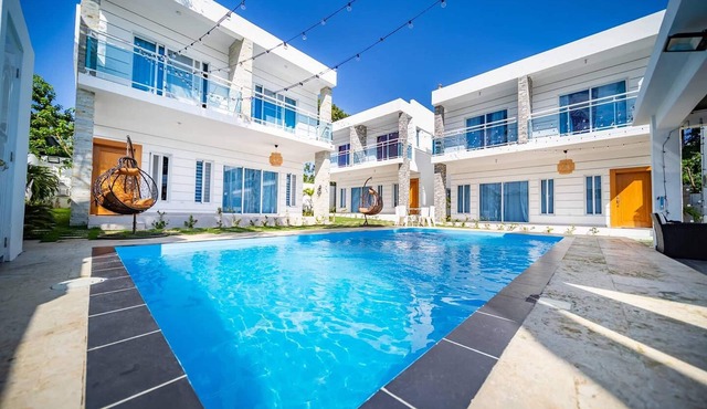 8-bedroom bachelor party villa in Sosua, near beach & clubs!