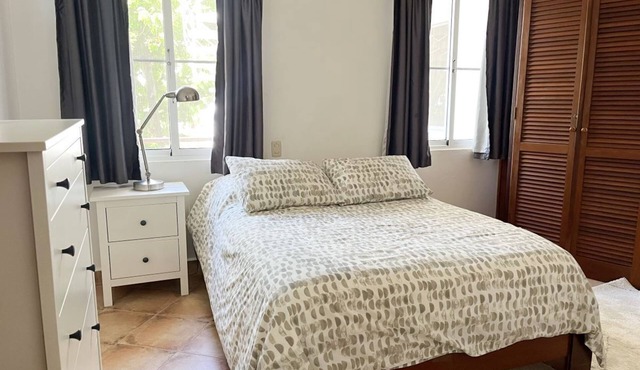 All-inclusive 3bd beachfront central condo with sea views!