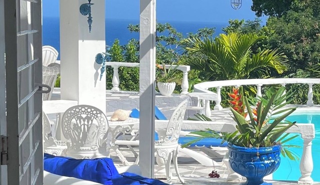 Amazing Caribbean Sea & Mountain Views, Luxury, Privacy, 4 bd suites, sleeps 12