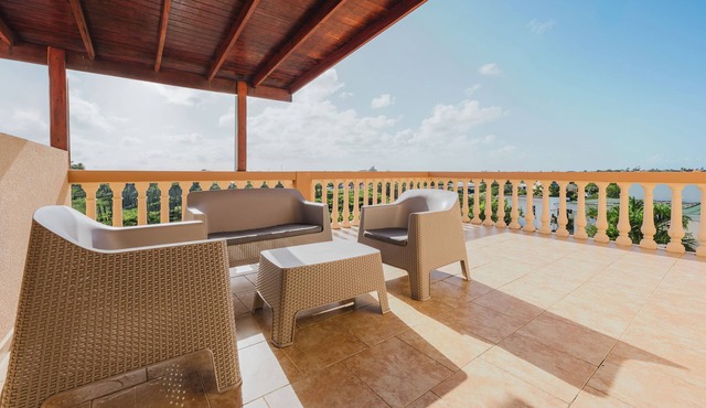 Amazing island View - Enjoy this spacious villa in a private setting