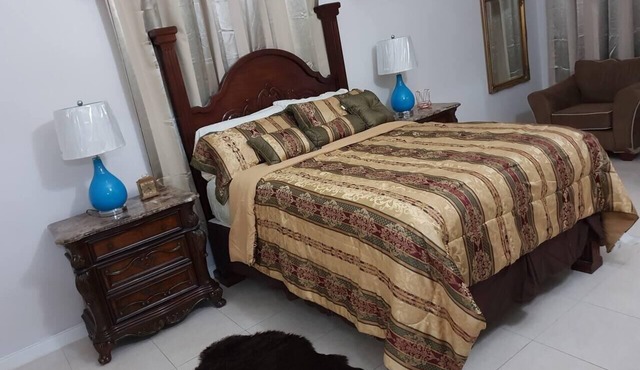 Apartment - Sleeps 4 - Balcony - Patio