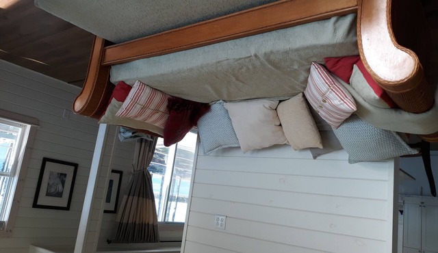 Bayfront cottage on Tracadie Bay in Donaldston
