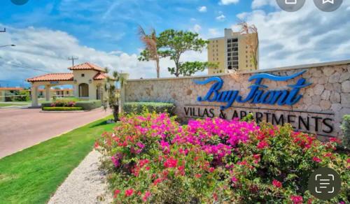 Bayfront Villa & Apartment