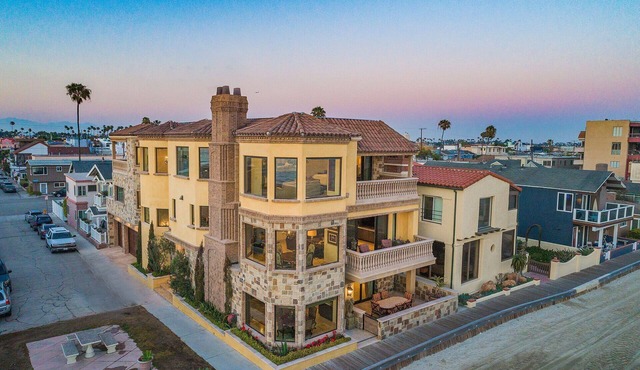 Beach Front Executive Home in Long Beach