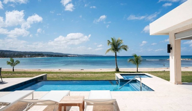Beach Front Staffed 6br Villa | Lux Resort by Bocobay