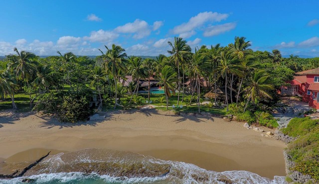 Beachfront Paradise Pool, Staff In Seahorse Ranch