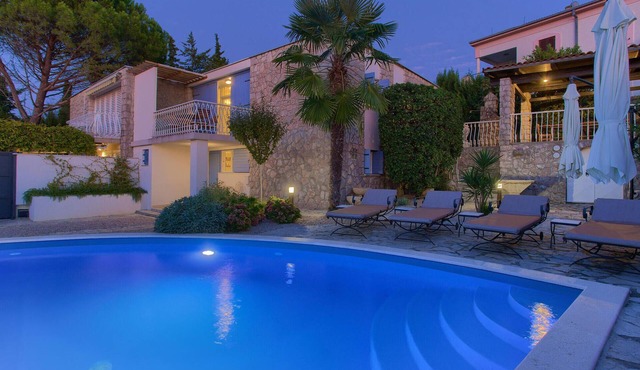 Beautiful home in Malinska with sauna in Malinska