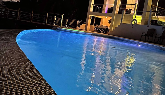 Beautiful Six Bedroom Estate