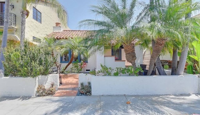 Belmont Shore, 2 Blocks to Beach, Sleeps 6 in Long Beach