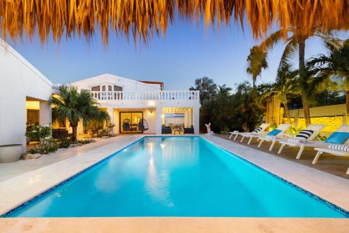 Bocobay Beach House with Pool