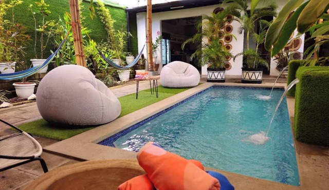 Boho Bloom Villa (17 new beds w/Pool + w/ac in Granada