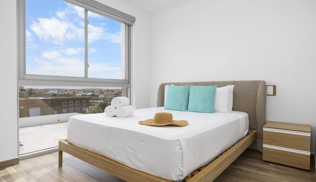 BRAND NEW 2BR2BA Condo w/Pool & Gym @ Palm Beach!
