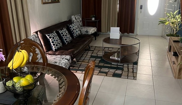 BridgeView Townhouse 20 mins from Hellshire Beach