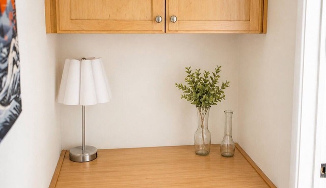 Bright Studio Apt with Homey Feel in Burbank